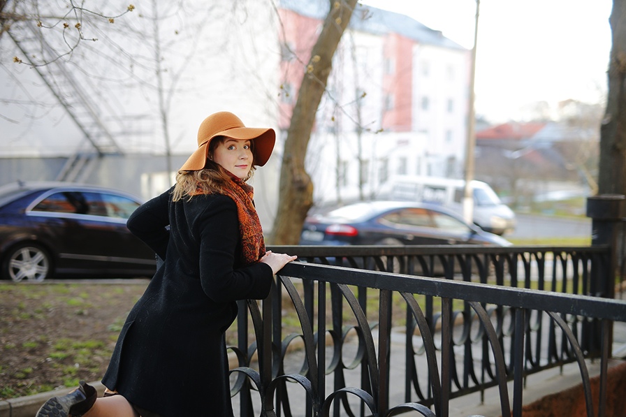 Первомайский праздник творчества, смелости и забавных плакатов не будет отменен. Монстратье страны решили перенести его в Облачный режим социальных сетей и Яндекс.Карт