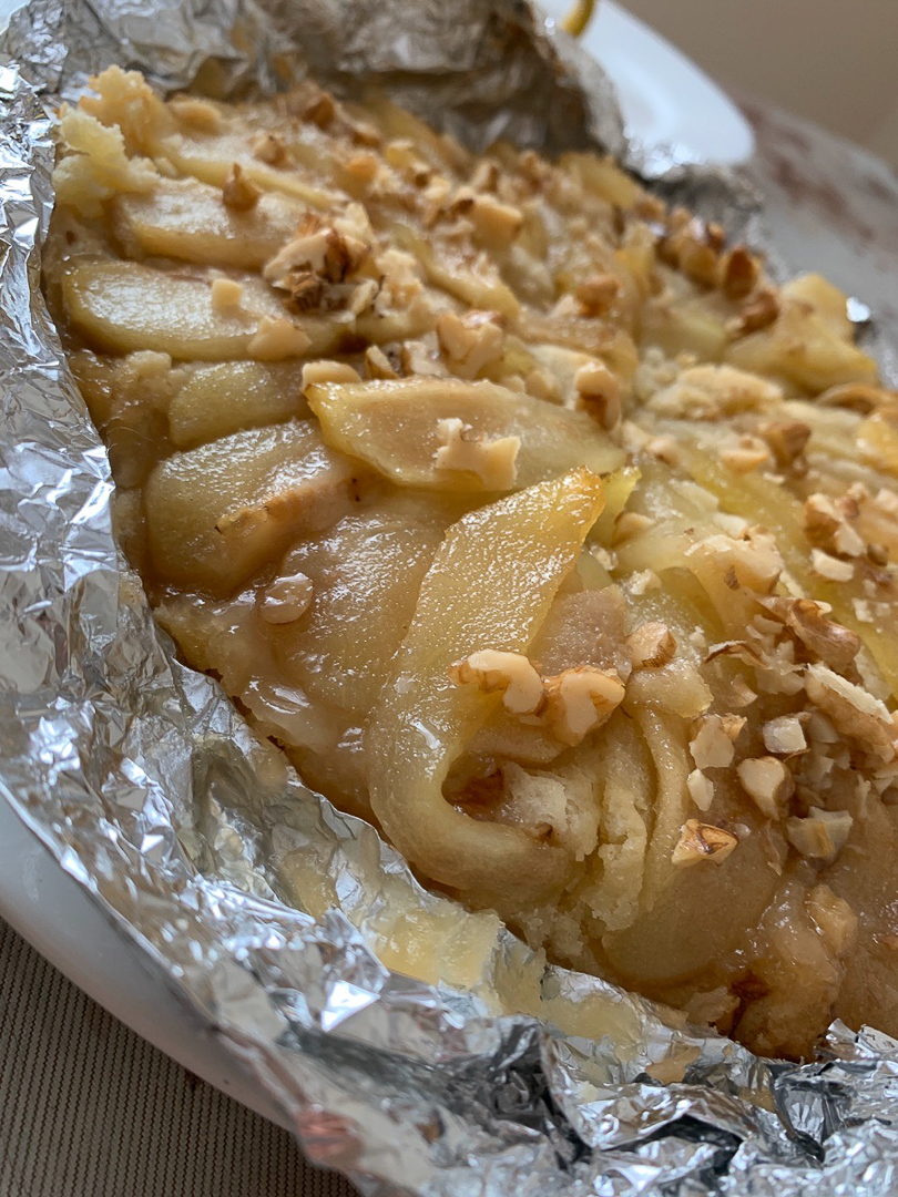 Рассказываем, с какими трудностями и радостями столкнулись владимирцы, временно переехавшие в деревню. Этим ребятам есть чем занять себя дома: наколоть дрова, вырастить на окне шпинат, посмотреть на звезды и подумать о будущем