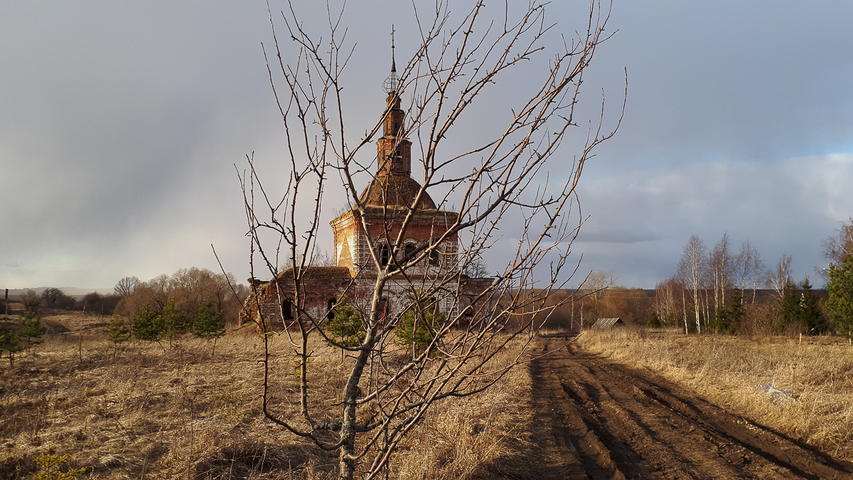 Фоторепортаж из села Семеновское-Советское Суздальского района. Описание разрушенного храма