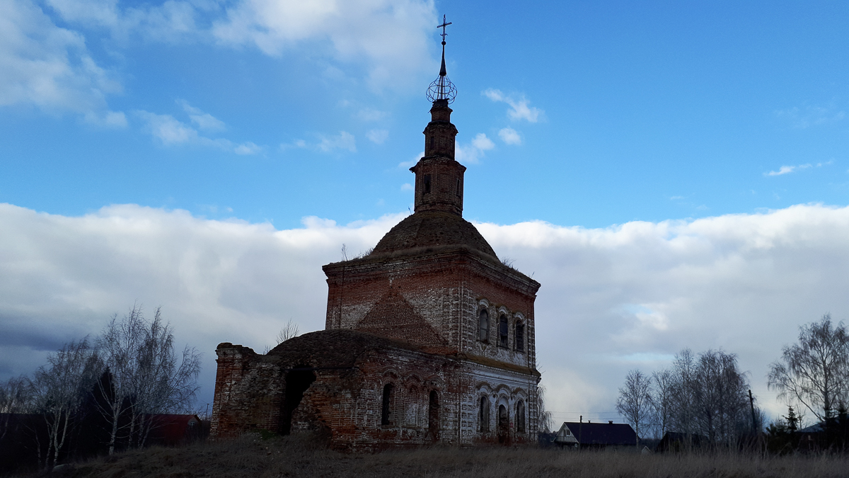 Фоторепортаж из села Семеновское-Советское Суздальского района. Описание разрушенного храма