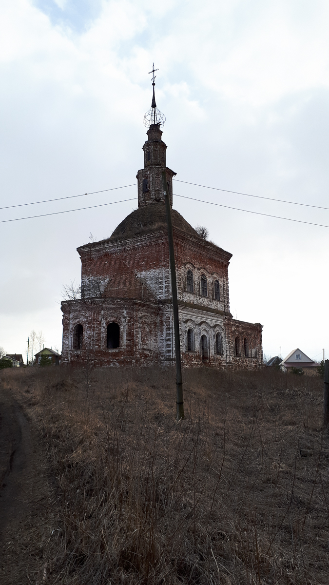 Фоторепортаж из села Семеновское-Советское Суздальского района. Описание разрушенного храма
