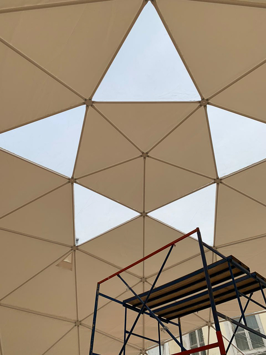 Когда онлайн-вечеринки потеряют актуальность, владимирцы отправятся на новую локацию в самом центре города. Покорять танцем арт-пространство, создаваемое диджеями и для диджеев