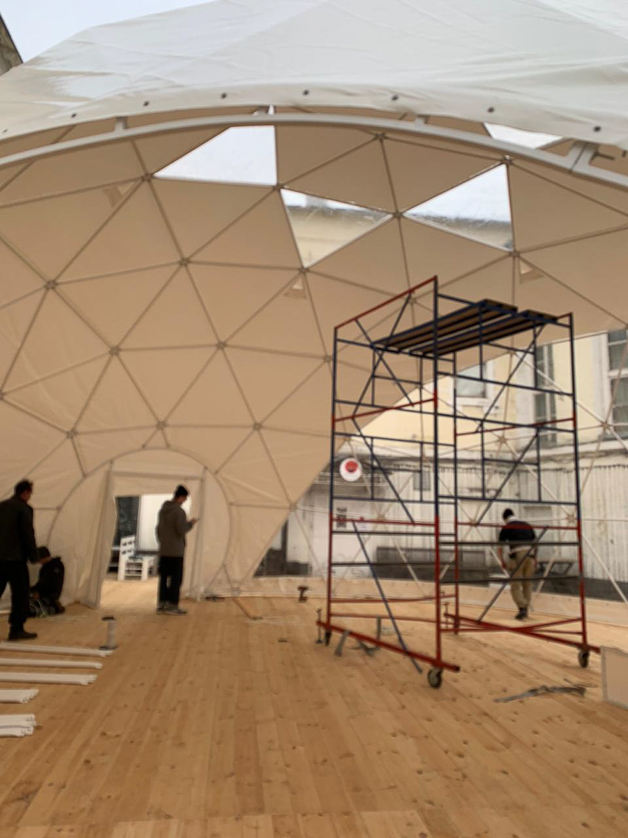 Когда онлайн-вечеринки потеряют актуальность, владимирцы отправятся на новую локацию в самом центре города. Покорять танцем арт-пространство, создаваемое диджеями и для диджеев