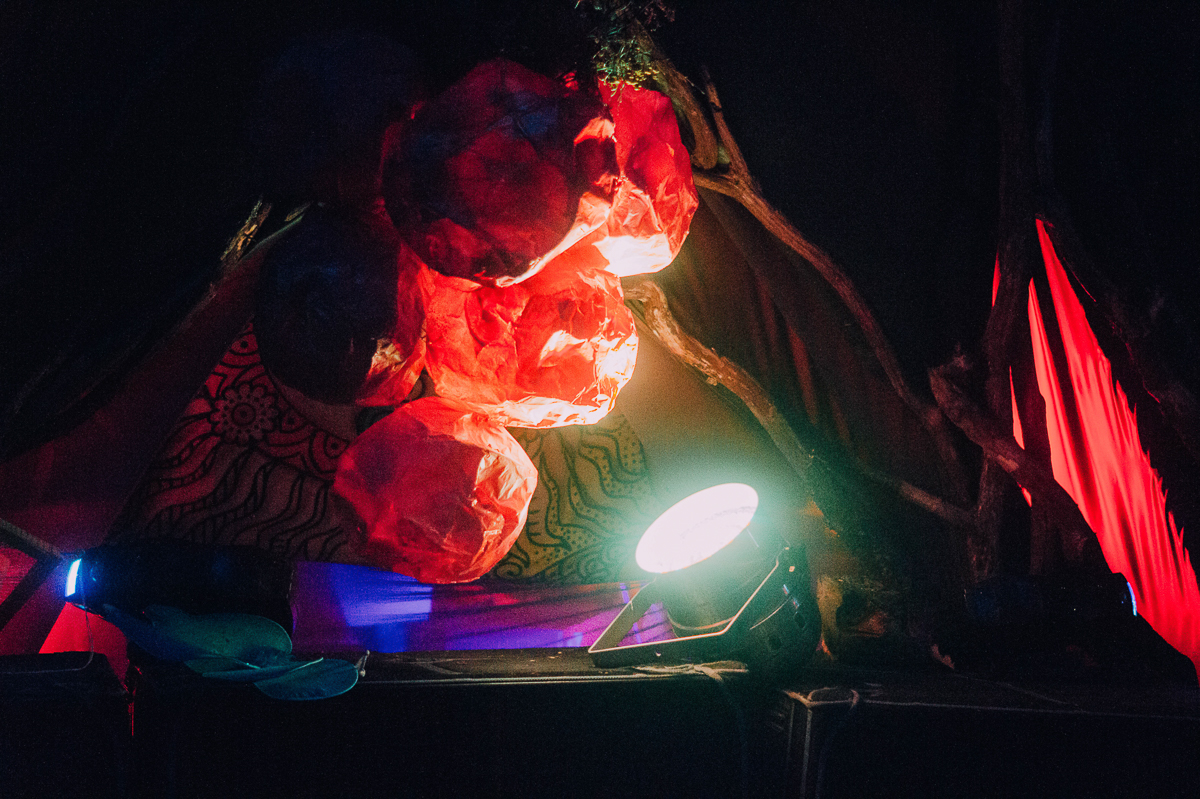 Когда онлайн-вечеринки потеряют актуальность, владимирцы отправятся на новую локацию в самом центре города. Покорять танцем арт-пространство, создаваемое диджеями и для диджеев