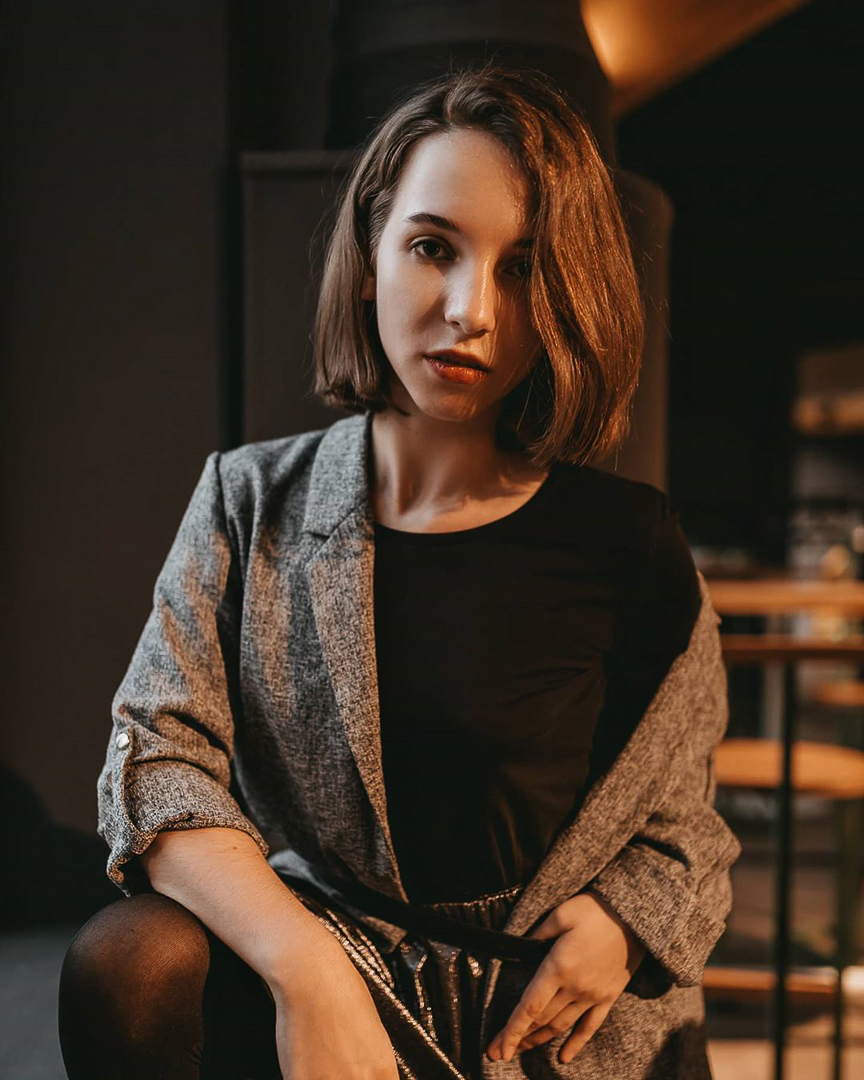 Оксана Никишова самостоятельно выудила себя из депрессии, поэтому знает, о чем говорит: даже дома, соблюдая пять простых правил, можно быть продуктивным и довольным