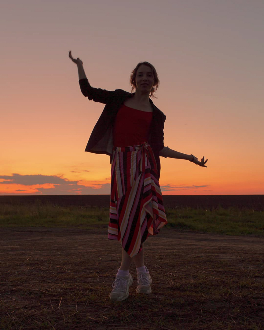 Оксана Никишова самостоятельно выудила себя из депрессии, поэтому знает, о чем говорит: даже дома, соблюдая пять простых правил, можно быть продуктивным и довольным