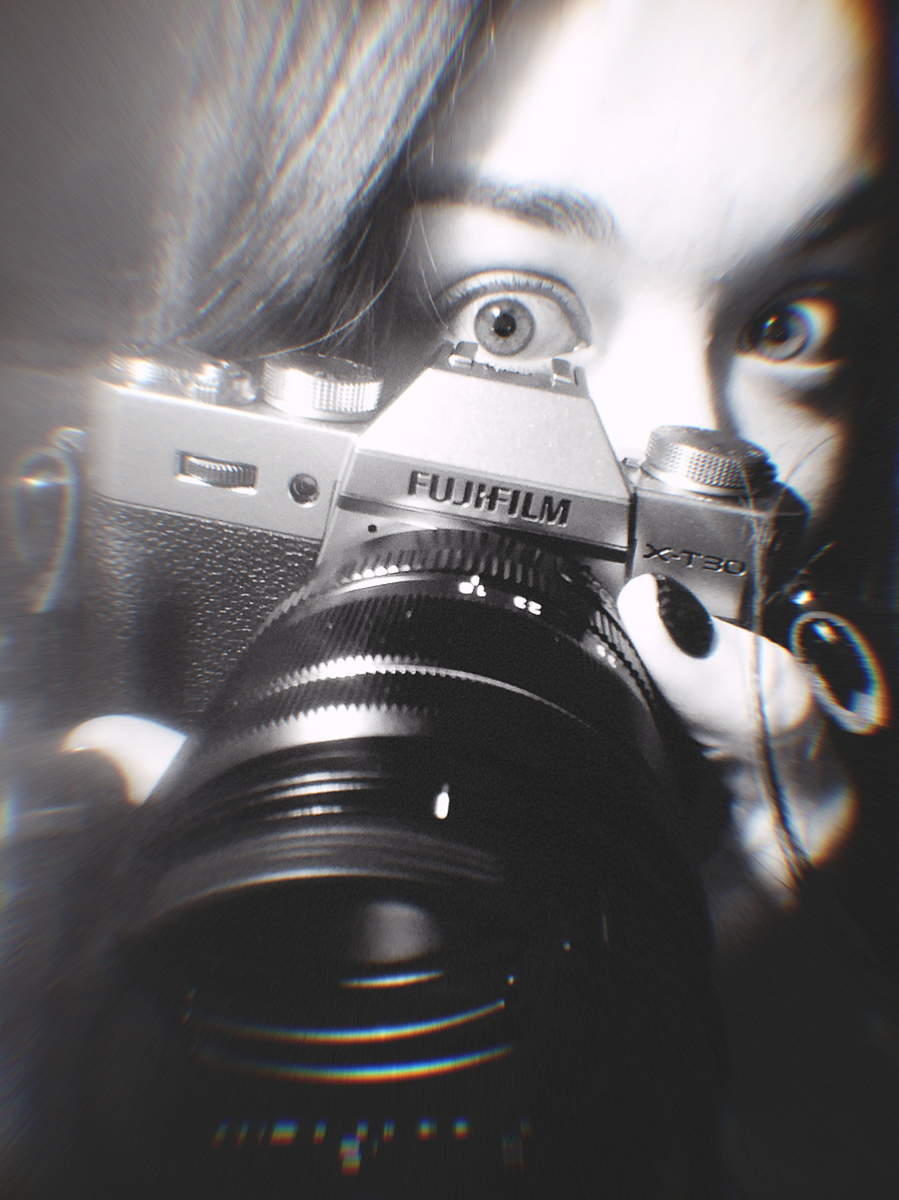 Владимирский блогер-музыкант Лена Трофимова рассказывает о своих тревел-видео и новой песне, созданной вместе с местными музыкантами