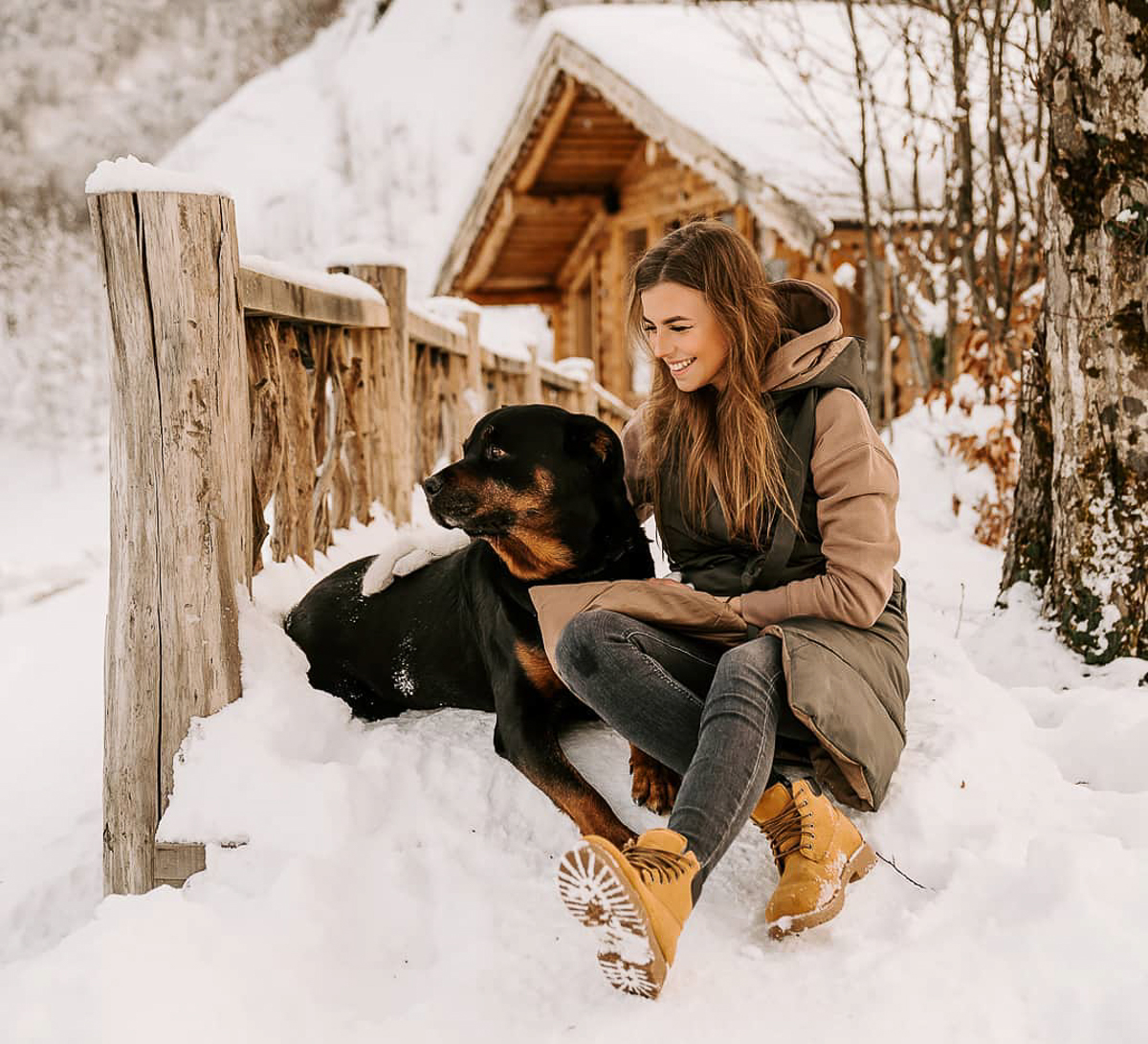 Обеспечить крышу над головой потерявшемуся коту или собаке из приюта может и хочет далеко не каждый. В современном мире это даже своего рода геройство. Мы подготовили для вас несколько таких историй