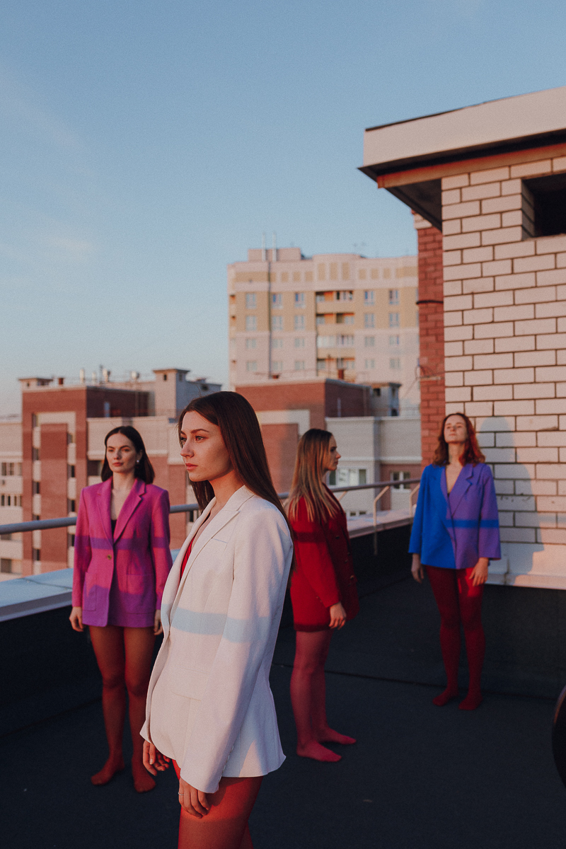 На улицы выходить нельзя, поэтому владимирские фотографы отправляются творить на крыши. Вот что из этого получается