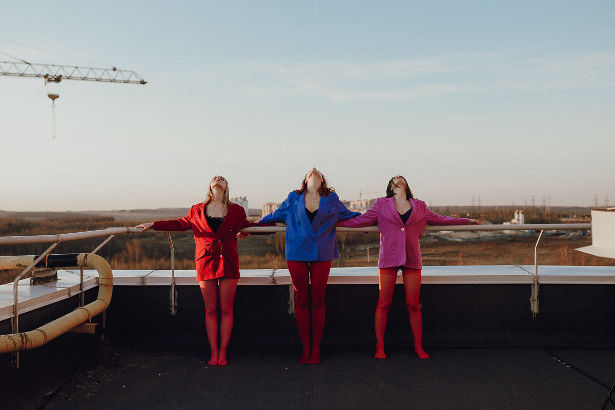 На улицы выходить нельзя, поэтому владимирские фотографы отправляются творить на крыши. Вот что из этого получается