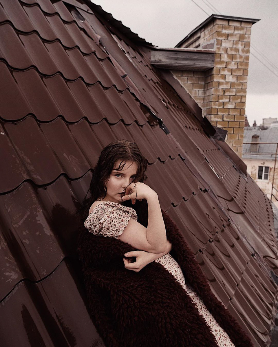 На улицы выходить нельзя, поэтому владимирские фотографы отправляются творить на крыши. Вот что из этого получается