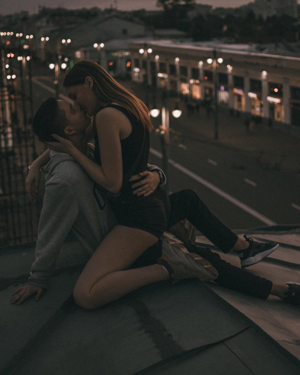 На улицы выходить нельзя, поэтому владимирские фотографы отправляются творить на крыши. Вот что из этого получается