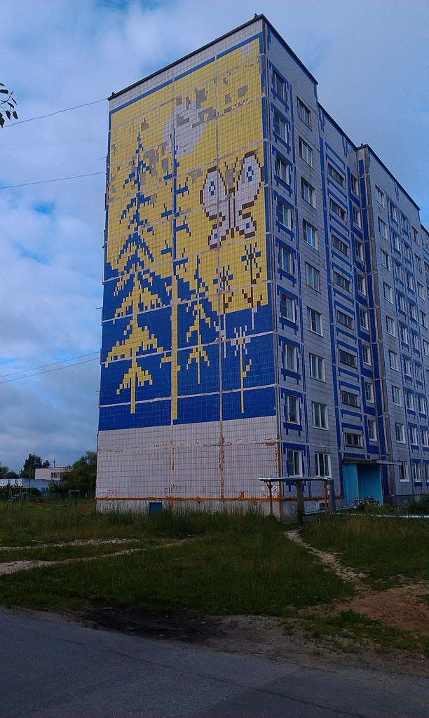 Узнаем у архитектора все подробности о владимирской мозаике на стенах зданий и получаем эстетическое удовольствие от советского модернизма