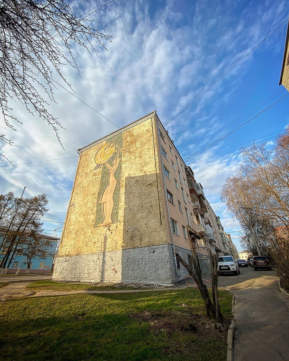 Узнаем у архитектора все подробности о владимирской мозаике на стенах зданий и получаем эстетическое удовольствие от советского модернизма