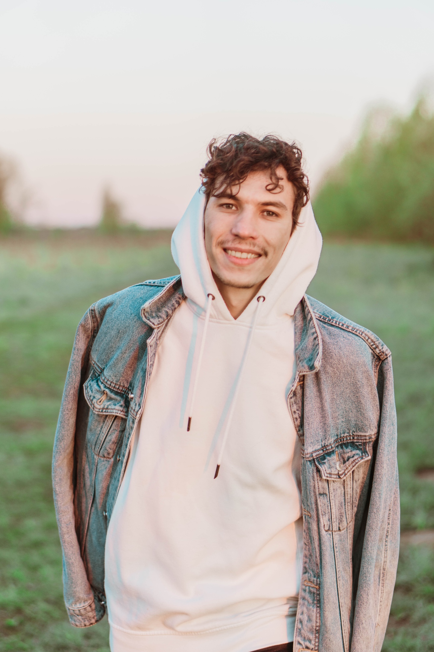 Совсем скоро владимирцы смогут пообщаться с новым гостем прямого эфира инста-шоу “АРТ КАРАНТИНО” от ART HALL