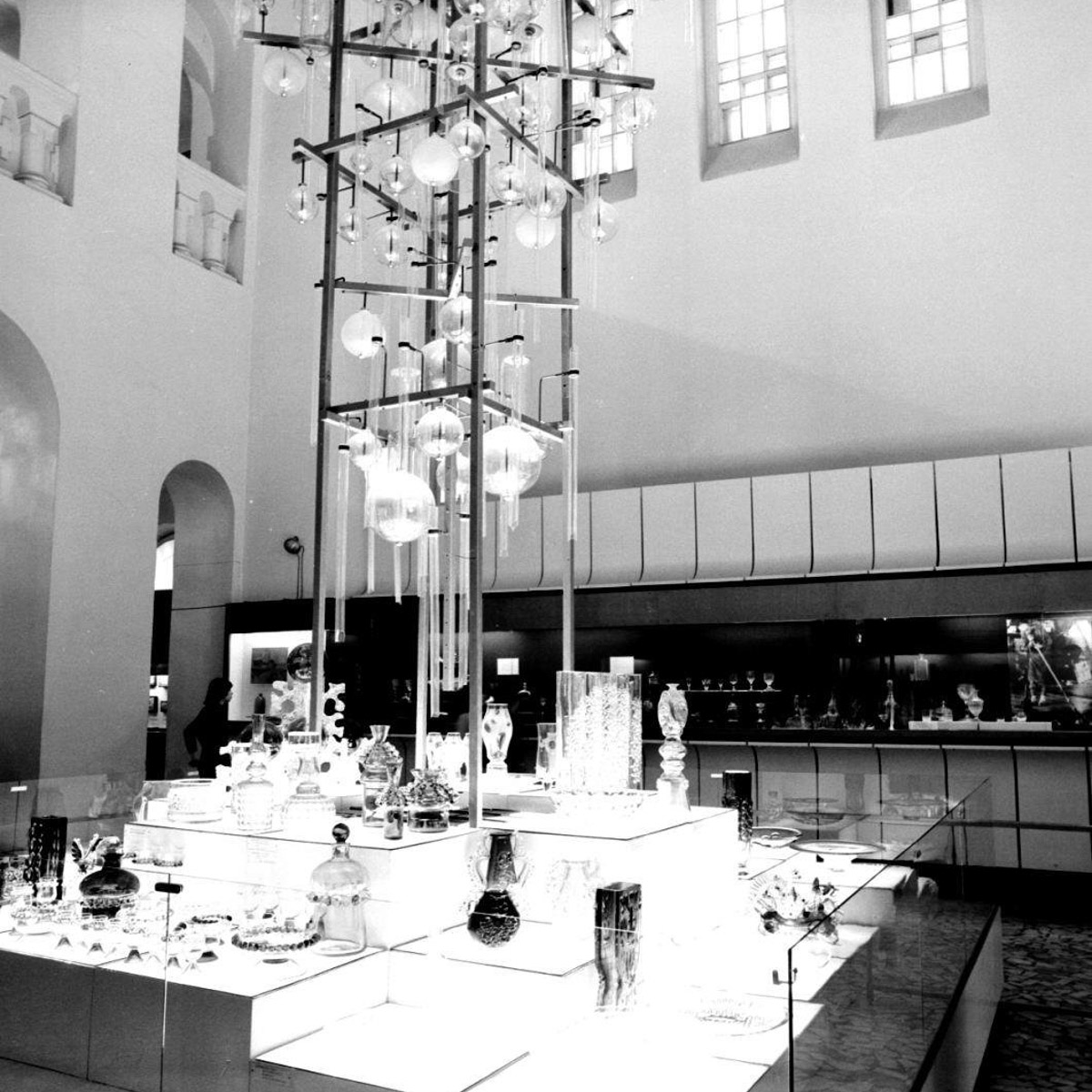 В 2019 году в Музее хрусталя и лаковой миниатюры начались ремонтно-реконструкционные работы. Сейчас идет монтаж экспозиции, но мы уже можем оценить результаты первого за 100 лет масштабного обновления