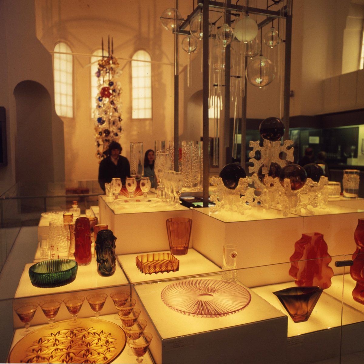 В 2019 году в Музее хрусталя и лаковой миниатюры начались ремонтно-реконструкционные работы. Сейчас идет монтаж экспозиции, но мы уже можем оценить результаты первого за 100 лет масштабного обновления