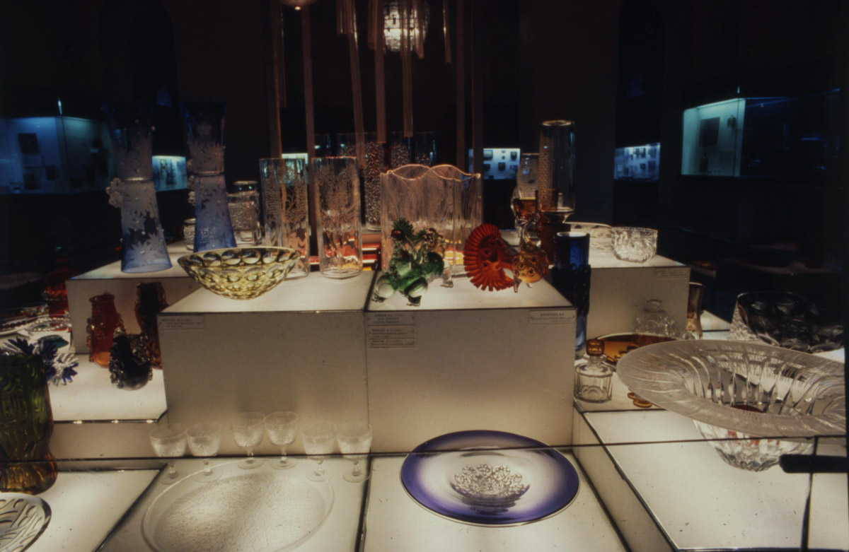 В 2019 году в Музее хрусталя и лаковой миниатюры начались ремонтно-реконструкционные работы. Сейчас идет монтаж экспозиции, но мы уже можем оценить результаты первого за 100 лет масштабного обновления