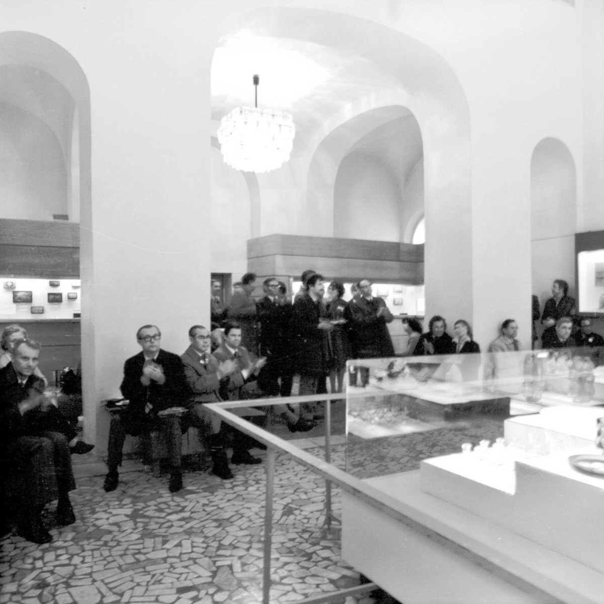 В 2019 году в Музее хрусталя и лаковой миниатюры начались ремонтно-реконструкционные работы. Сейчас идет монтаж экспозиции, но мы уже можем оценить результаты первого за 100 лет масштабного обновления