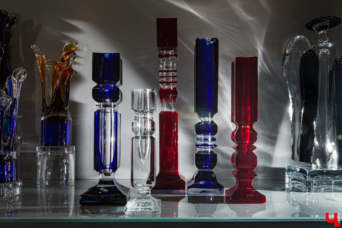 В 2019 году в Музее хрусталя и лаковой миниатюры начались ремонтно-реконструкционные работы. Сейчас идет монтаж экспозиции, но мы уже можем оценить результаты первого за 100 лет масштабного обновления