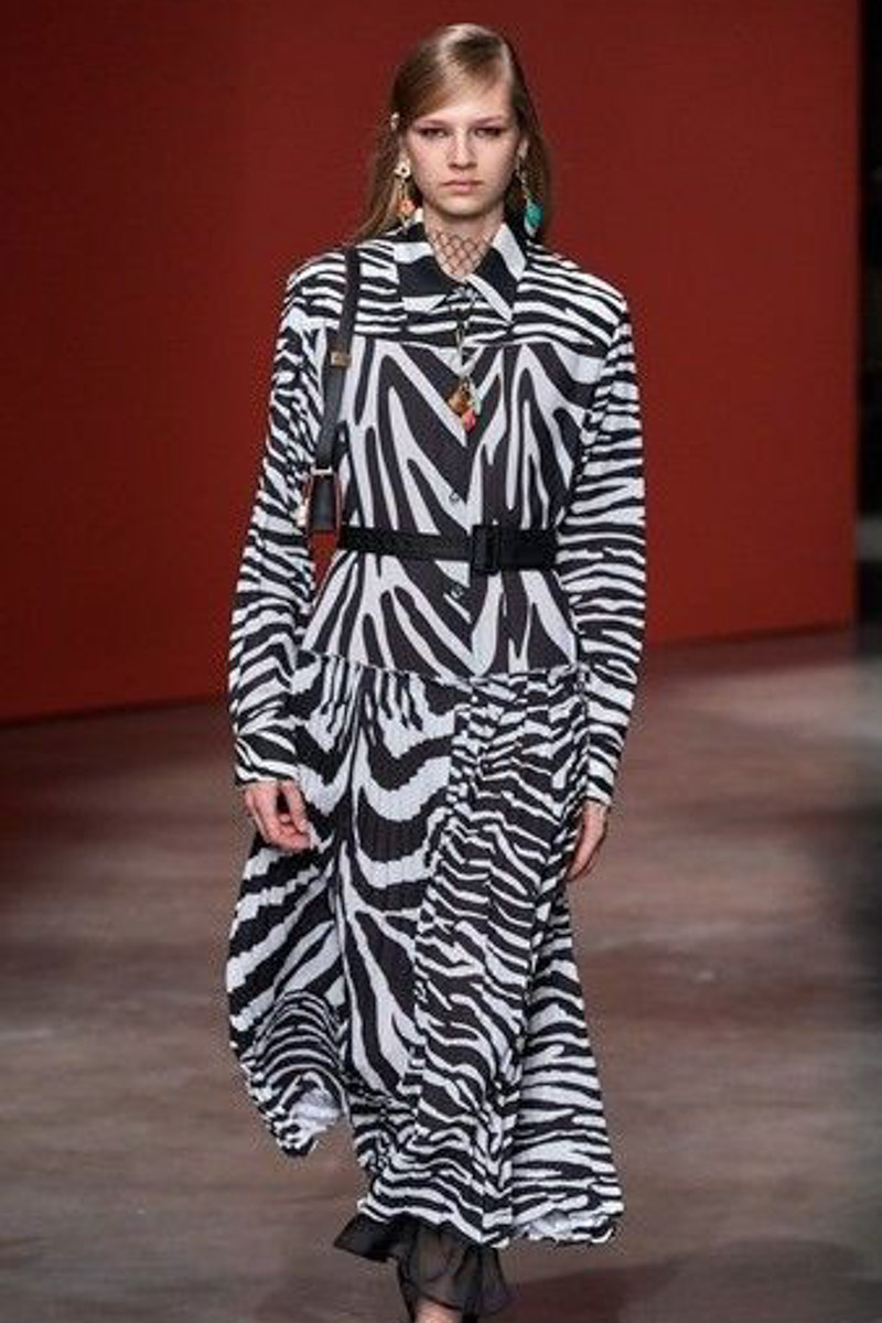 Оставляем все предрассудки о летнем гардеробе позади - владимирский имидж-консультант Александра Креар призывает побольше экспериментировать с принтами в самый жаркий сезон 2020 года