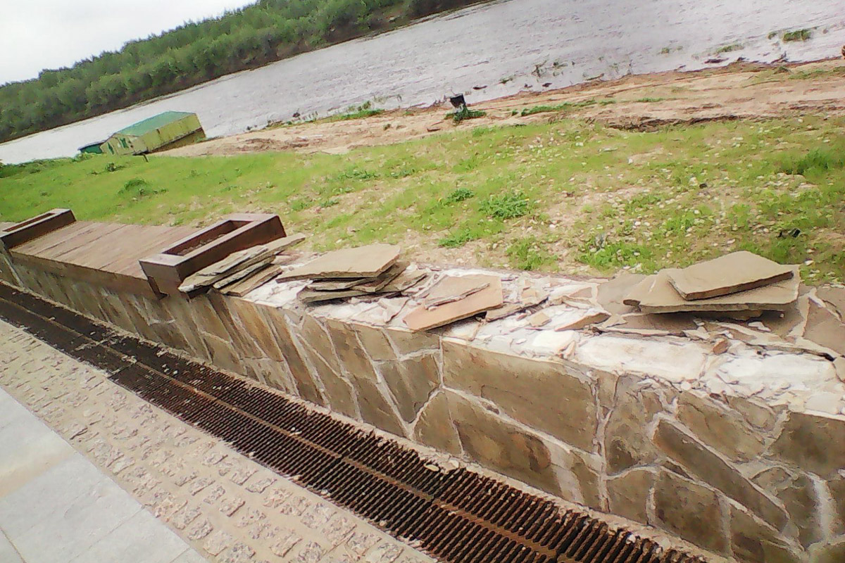 Во Владимирской области в 2020 году благоустроят 150 объектов. Хорошую новость портят сообщения о скандале в Гороховце. Новая набережная разваливается