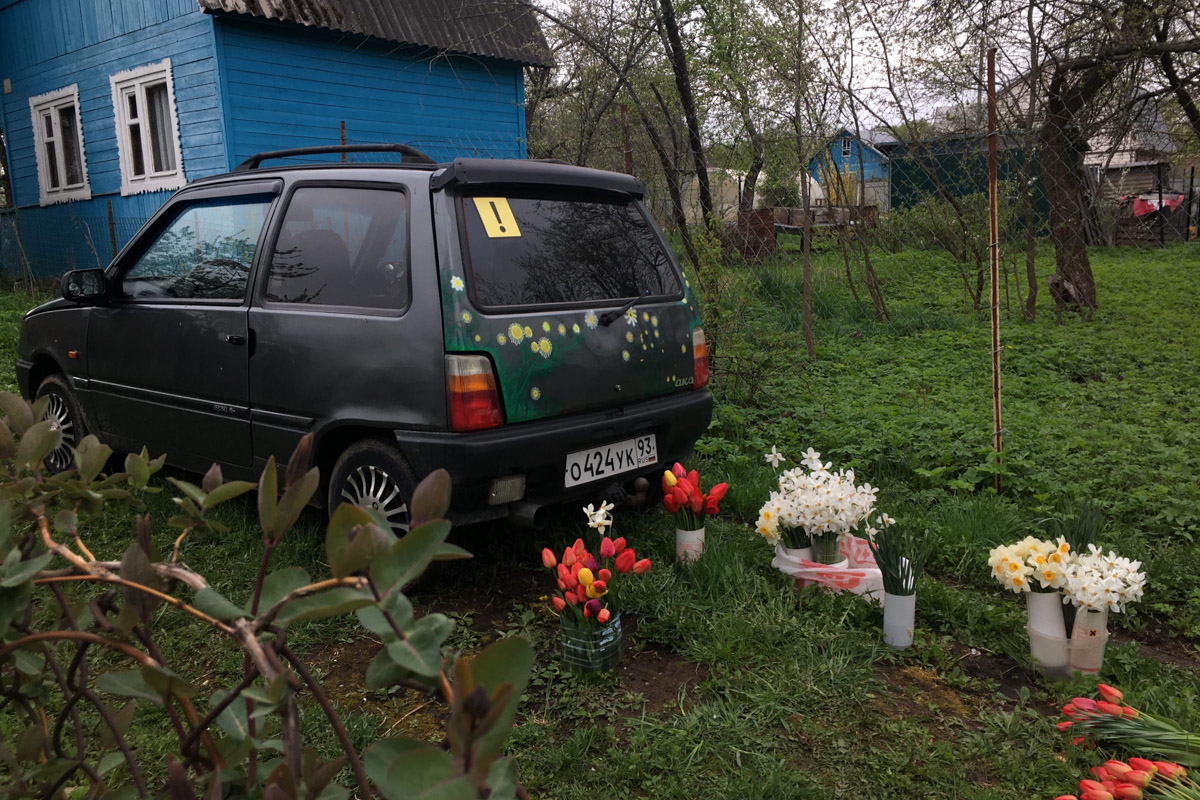 Владимирские фотографы и модели не боятся кризиса. В крайнем случае, они готовы сменить фэшн на огород и спицы - домашние хобби, которым предаются во время самоизоляции