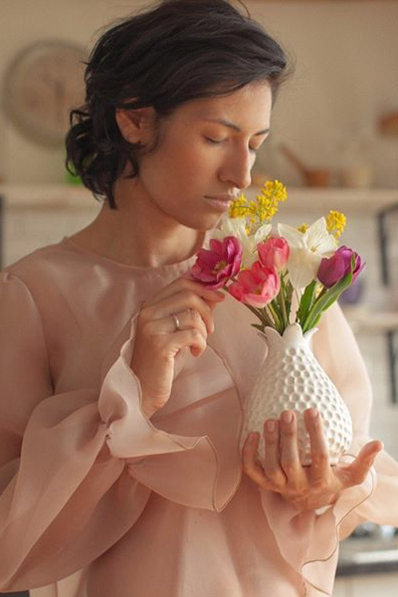 Владимирские фотографы и модели не боятся кризиса. В крайнем случае, они готовы сменить фэшн на огород и спицы - домашние хобби, которым предаются во время самоизоляции