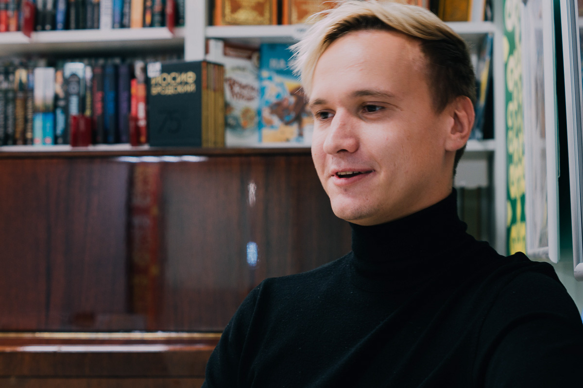 За окном непогода, пора включать меланхоличную музыку и смотреть вдаль. У владимирских музыкантов как раз лиричные релизы вышли, самое время ознакомиться