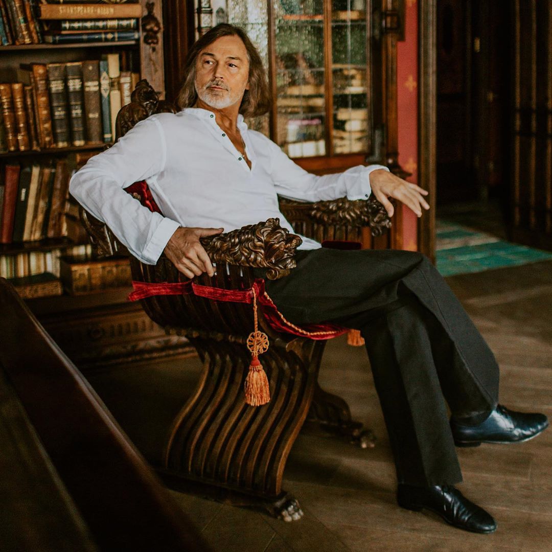 13 июня откроется выставка Никаса Сафронова в Суздале. На ней будет представлена всего одна картина