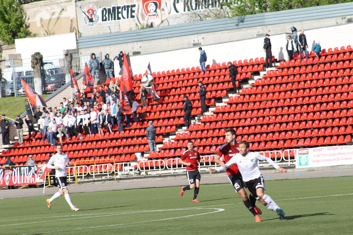 Пока мы не видим футболистов на поле, они вовсю тренируются дома и готовятся к перестановкам в команде. Делимся последними новостями ФК «Торпедо-Владимир» со всеми подробностями