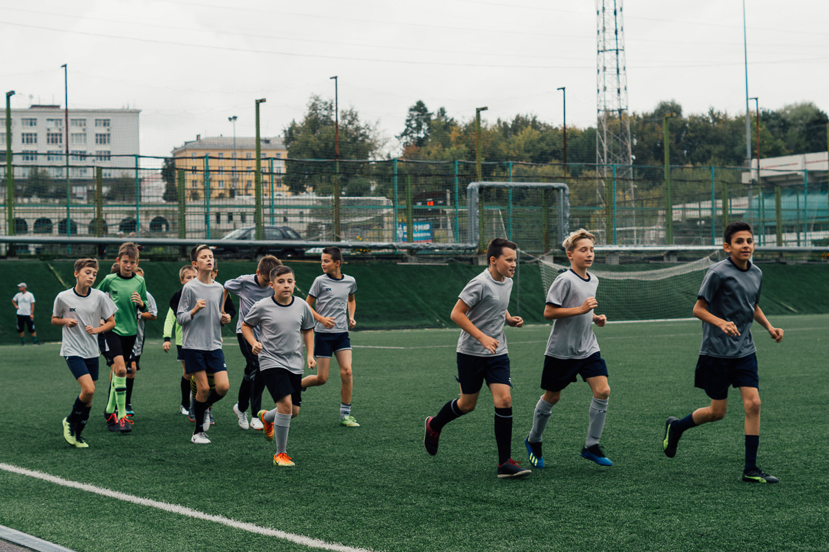 Пока мы не видим футболистов на поле, они вовсю тренируются дома и готовятся к перестановкам в команде. Делимся последними новостями ФК «Торпедо-Владимир» со всеми подробностями