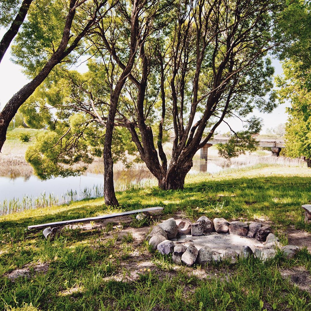 Постепенно гостиничную сферу выводят с карантина. Командировочным уже разрешено заселяться в отели. Скоро их откроют и для остальных гостей