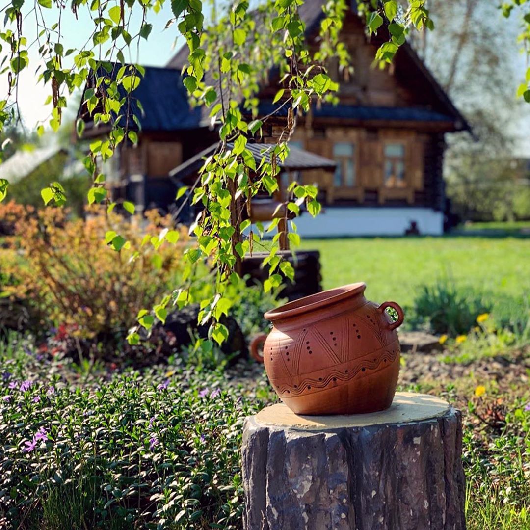 Постепенно гостиничную сферу выводят с карантина. Командировочным уже разрешено заселяться в отели. Скоро их откроют и для остальных гостей