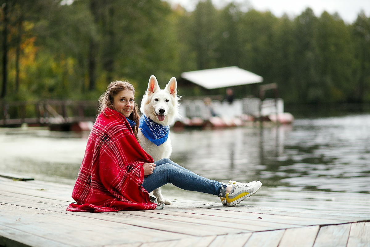 Благотворительный фотопроект «Сфотографируйся и ты», помогающий бездомным животным, совсем скоро отметит пятилетний юбилей. Показываем самые очаровательные снимки за всю его мини-историю