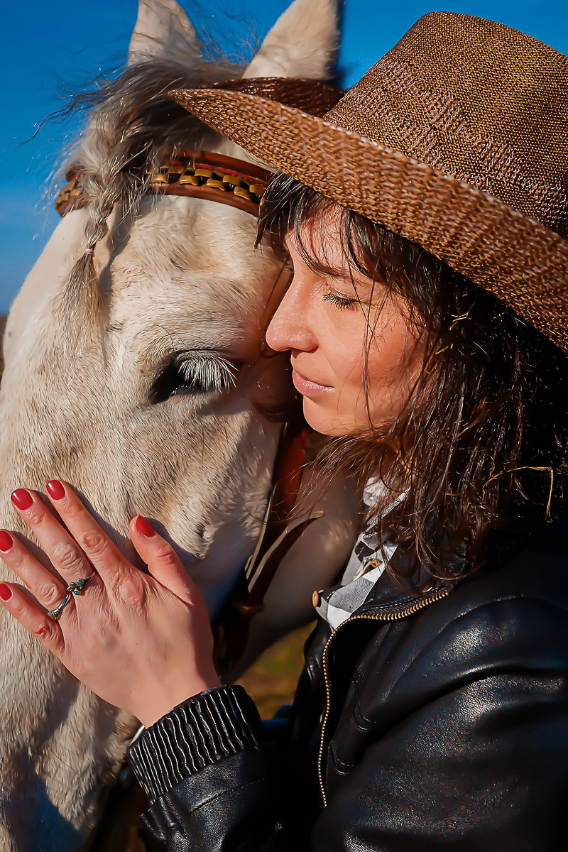 Благотворительный фотопроект «Сфотографируйся и ты», помогающий бездомным животным, совсем скоро отметит пятилетний юбилей. Показываем самые очаровательные снимки за всю его мини-историю