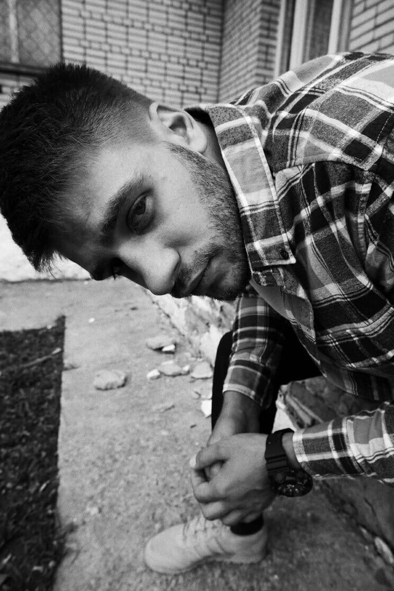 Даниил Андреев из Владимира обожает классные винтажные олимпийки и околофутбольные аутфиты. В его гардеробе масса вещей и целая коллекция обуви, в основном, конечно, кроссовки