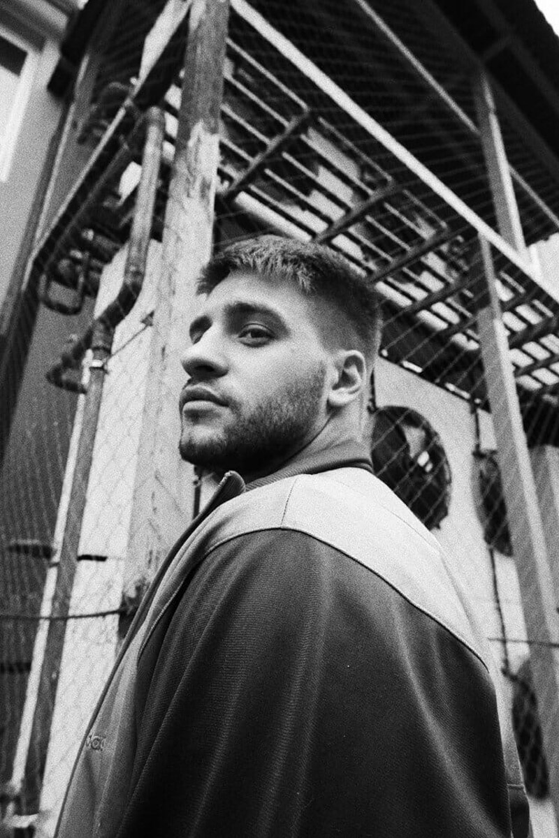 Даниил Андреев из Владимира обожает классные винтажные олимпийки и околофутбольные аутфиты. В его гардеробе масса вещей и целая коллекция обуви, в основном, конечно, кроссовки