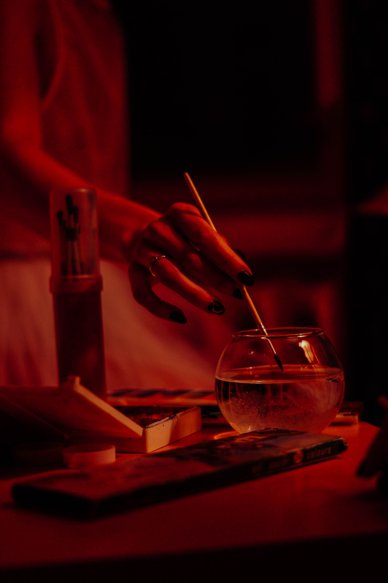 Страсть и печаль в новом клипе инди-рокеров «MORE»