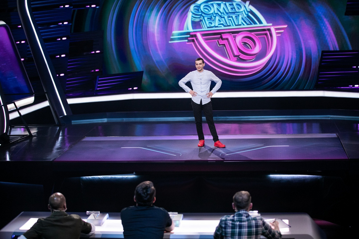 Неуверенный кавказец Сархан Сафарли не вышел в финал «Comedy Баттла». Рассказываем, когда владимирец снова выйдет на сцену и будет радовать нас шутками