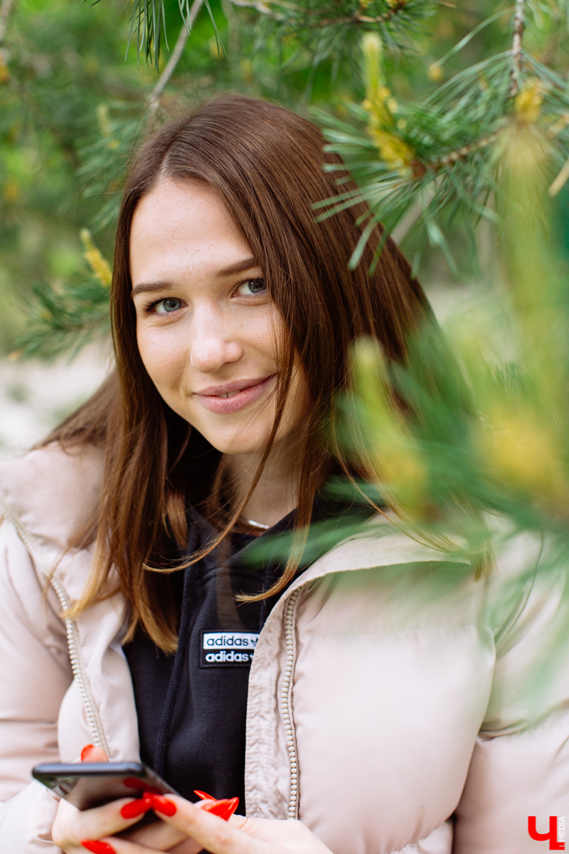 Тестируем новый гаджет вместе с владимирской студенткой Вероникой Устиновой