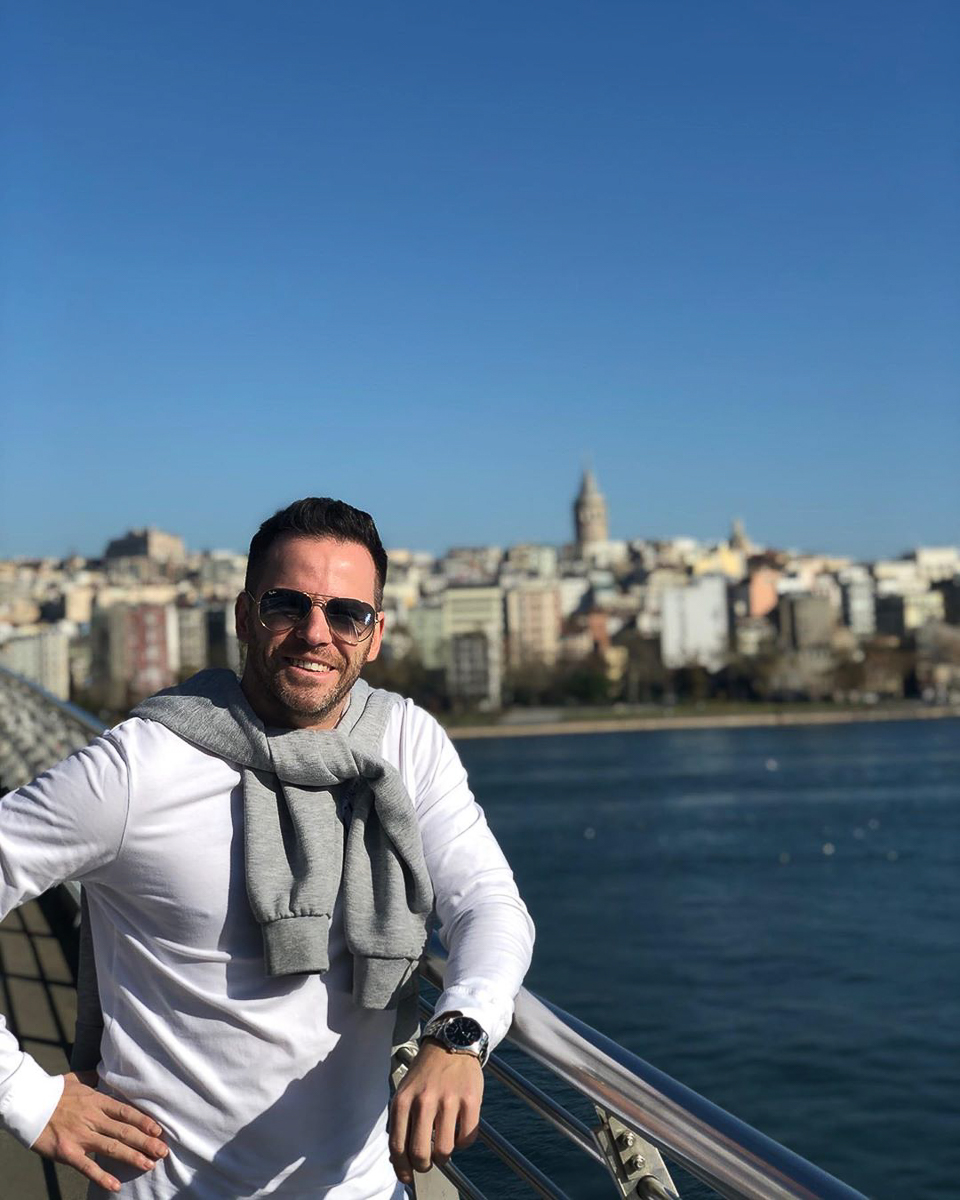 Сергей Сажин поделился своими убеждениями, связанными со стилем, и порассуждал о мужской моде во Владимире в целом