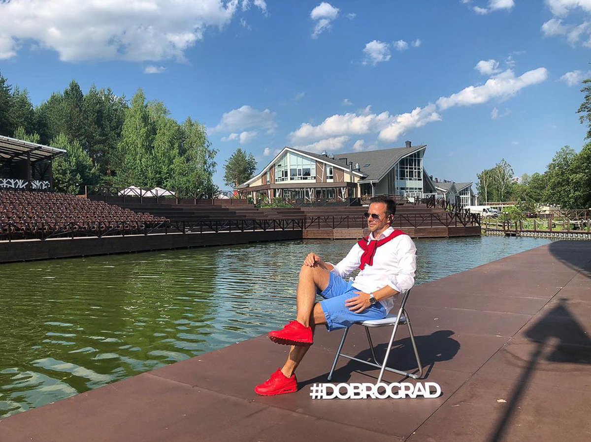 Сергей Сажин поделился своими убеждениями, связанными со стилем, и порассуждал о мужской моде во Владимире в целом