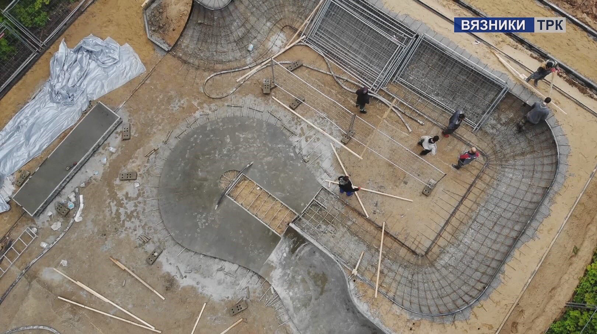 В июле в Вязниках должны закончить строительство нового скейт-парка. К осени во Владимире тоже появится площадка. А в Муроме она уже открыта