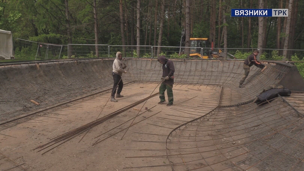 В июле в Вязниках должны закончить строительство нового скейт-парка. К осени во Владимире тоже появится площадка. А в Муроме она уже открыта