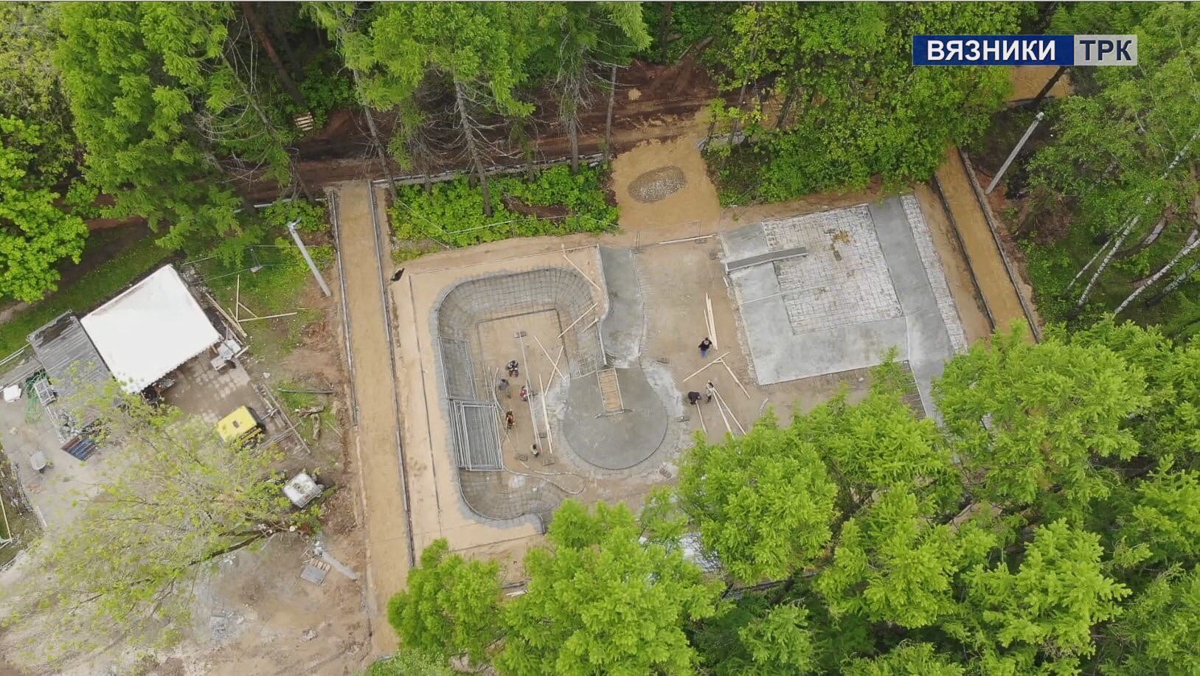 В июле в Вязниках должны закончить строительство нового скейт-парка. К осени во Владимире тоже появится площадка. А в Муроме она уже открыта