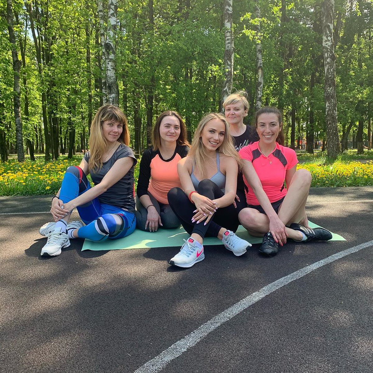 Наблюдаем за тем, как горожане радуются первому этапу снятия карантинных ограничений