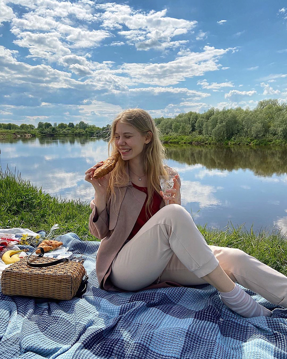 Наблюдаем за тем, как горожане радуются первому этапу снятия карантинных ограничений