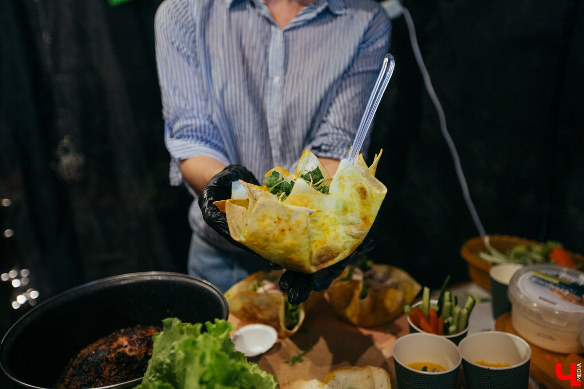 После отмены всех ограничений на Девической, 8 организуют «Ресторанный день» 24/7. Там можно будет отведать разнообразные блюда от владимирских энтузиастов, которые готовят с любовью