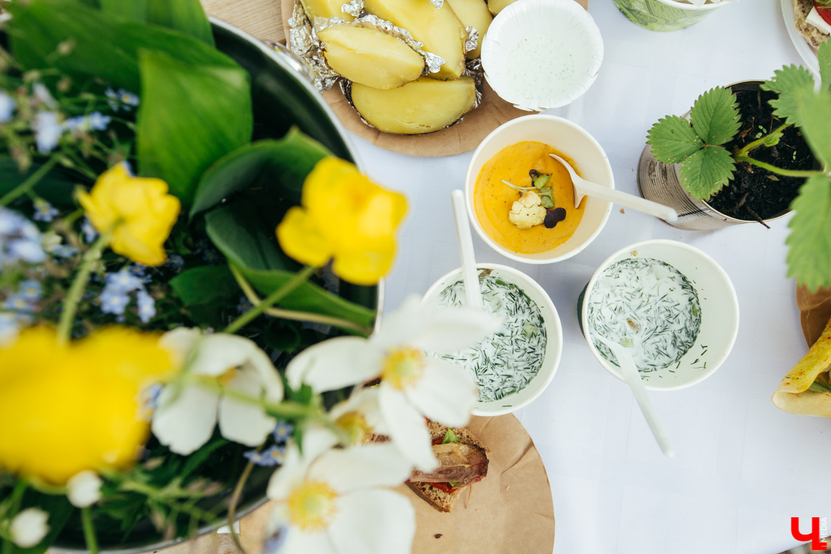 После отмены всех ограничений на Девической, 8 организуют «Ресторанный день» 24/7. Там можно будет отведать разнообразные блюда от владимирских энтузиастов, которые готовят с любовью